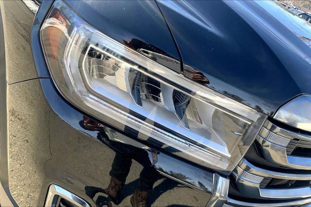 Used 2023 GMC Acadia AT4 w/ Preferred Package image 27