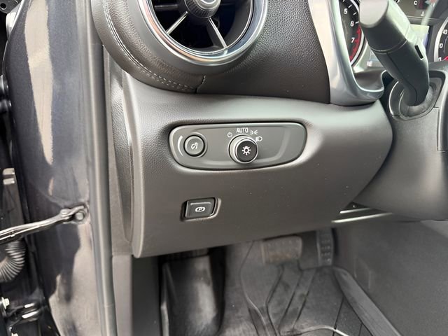 Used 2022 Chevrolet Blazer LT image 15