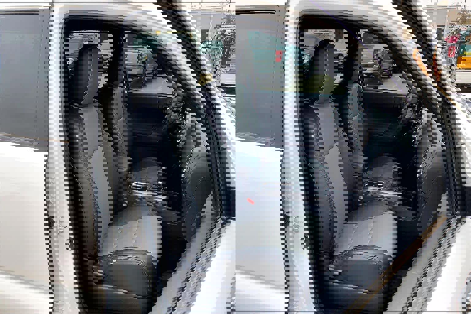 Used 2023 Toyota Tacoma TRD Sport w/ Technology Package image 11