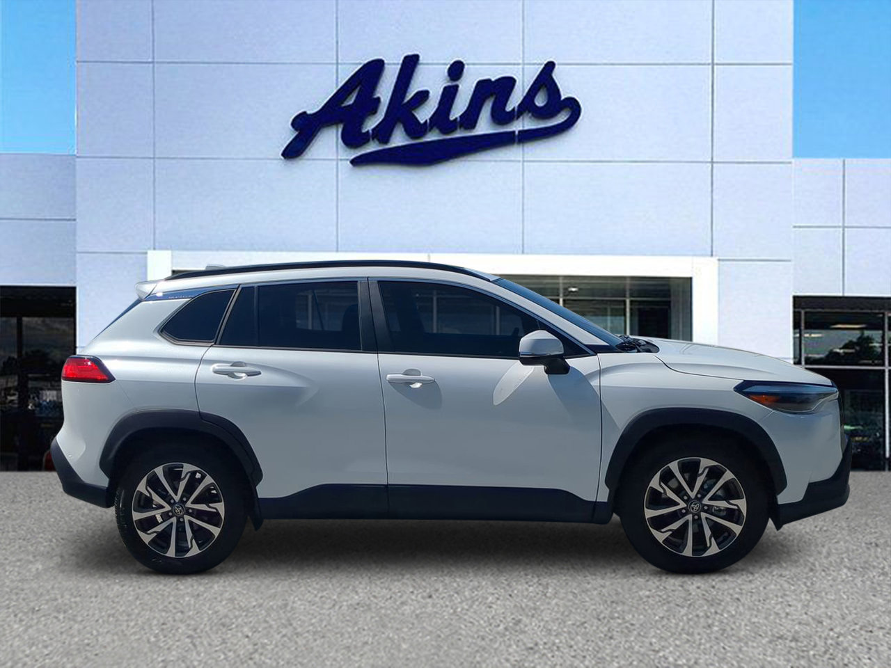 Used 2023 Toyota Corolla Cross XLE w/ Convenience Package