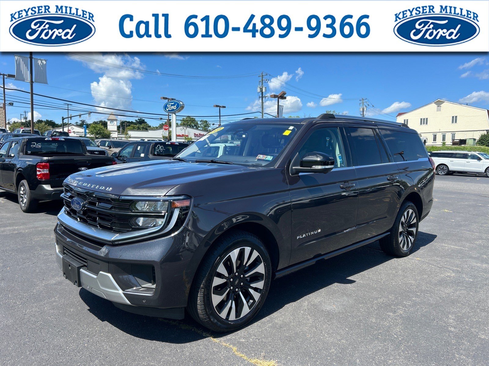 Certified 2025 Ford Expedition Max Platinum w/ Driver's Package AWD/4WD image 1