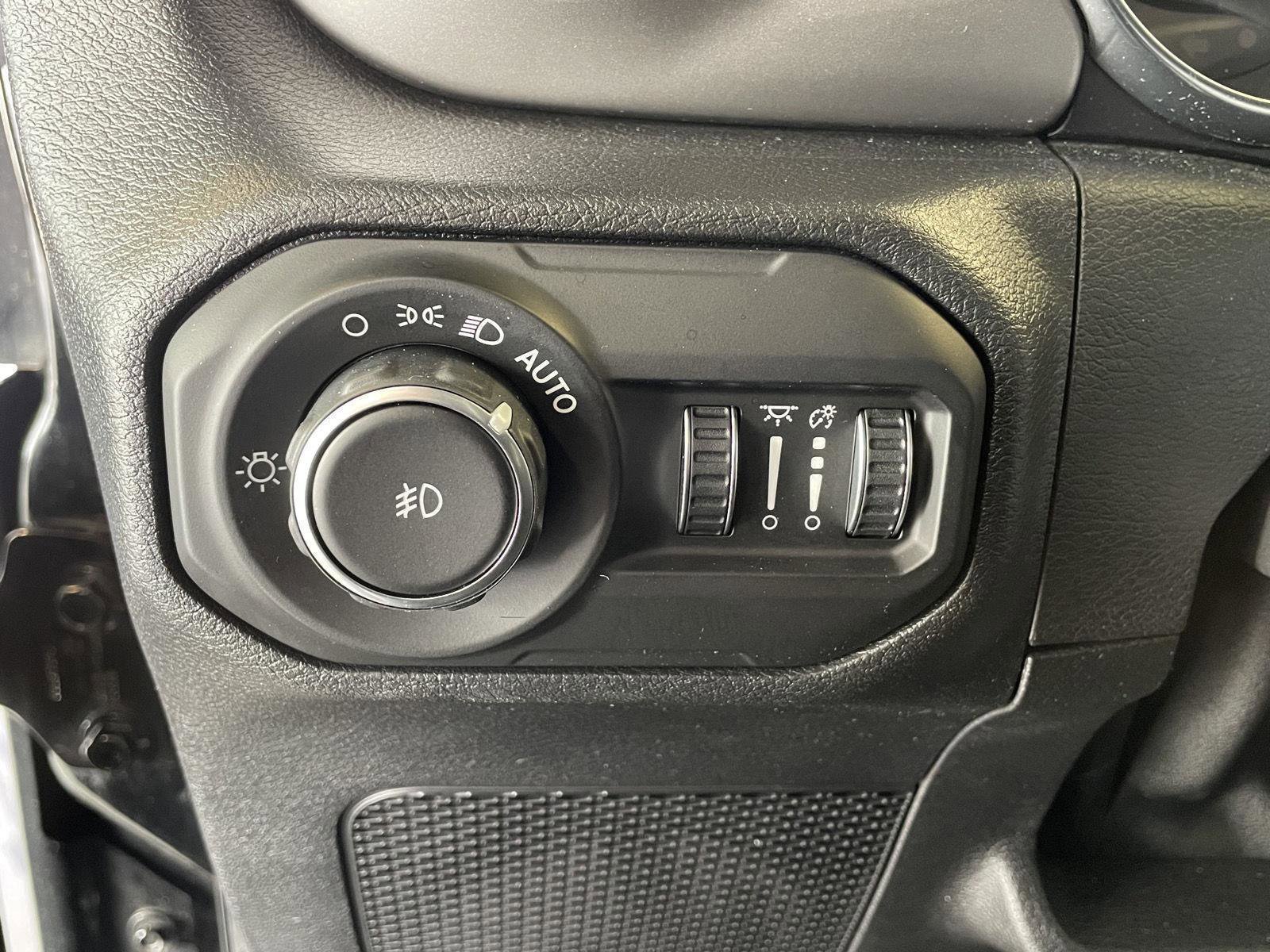 Used 2021 Jeep Wrangler Unlimited Sport AWD/4WD image 14