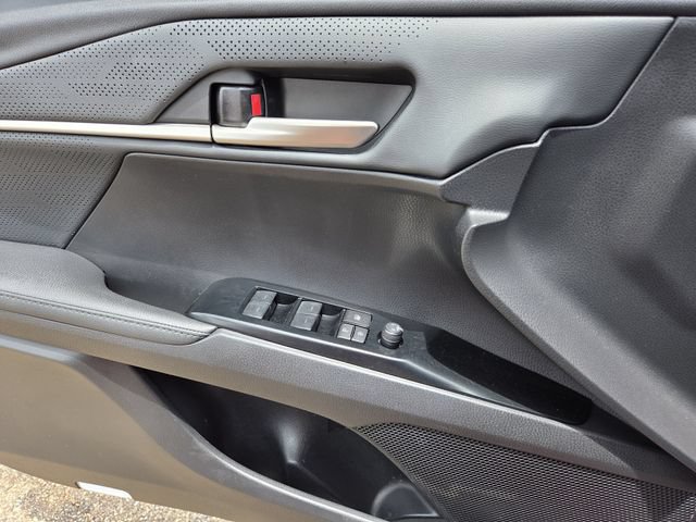 Used 2025 Toyota Camry XSE FWD image 16