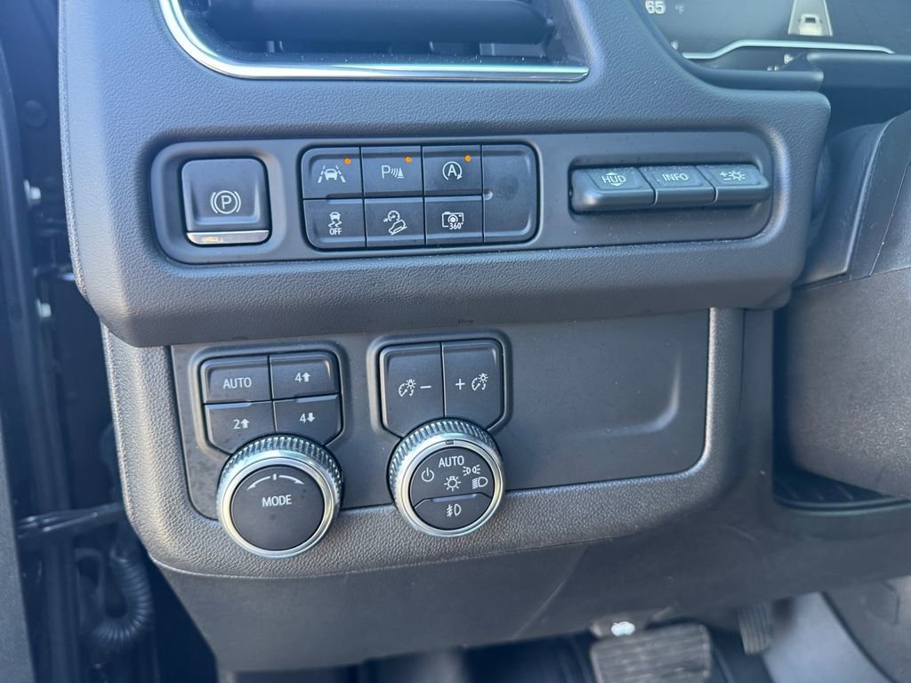 Used 2023 GMC Yukon XL AT4 w/ Technology Package image 20