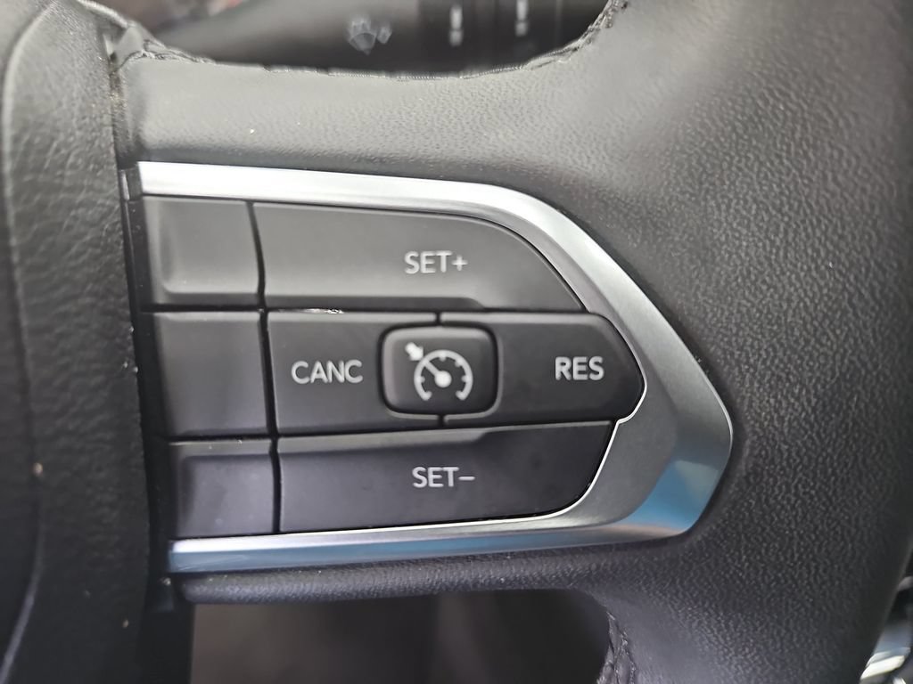 Used 2024 Jeep Compass Latitude AWD/4WD image 17
