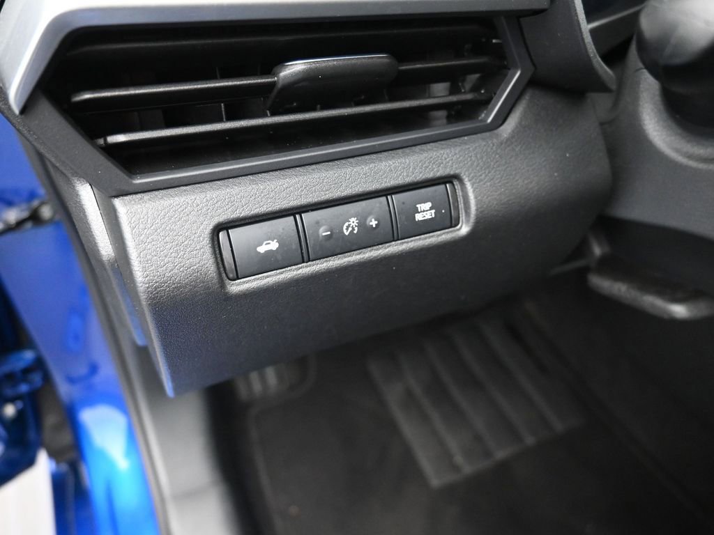 Used 2025 Nissan Altima 2.5 SV image 13