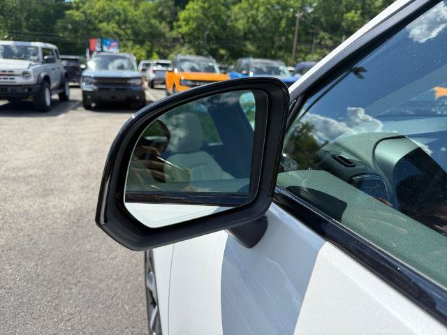 Used 2023 Volvo XC40 B5 Plus w/ Climate Package AWD/4WD image 34