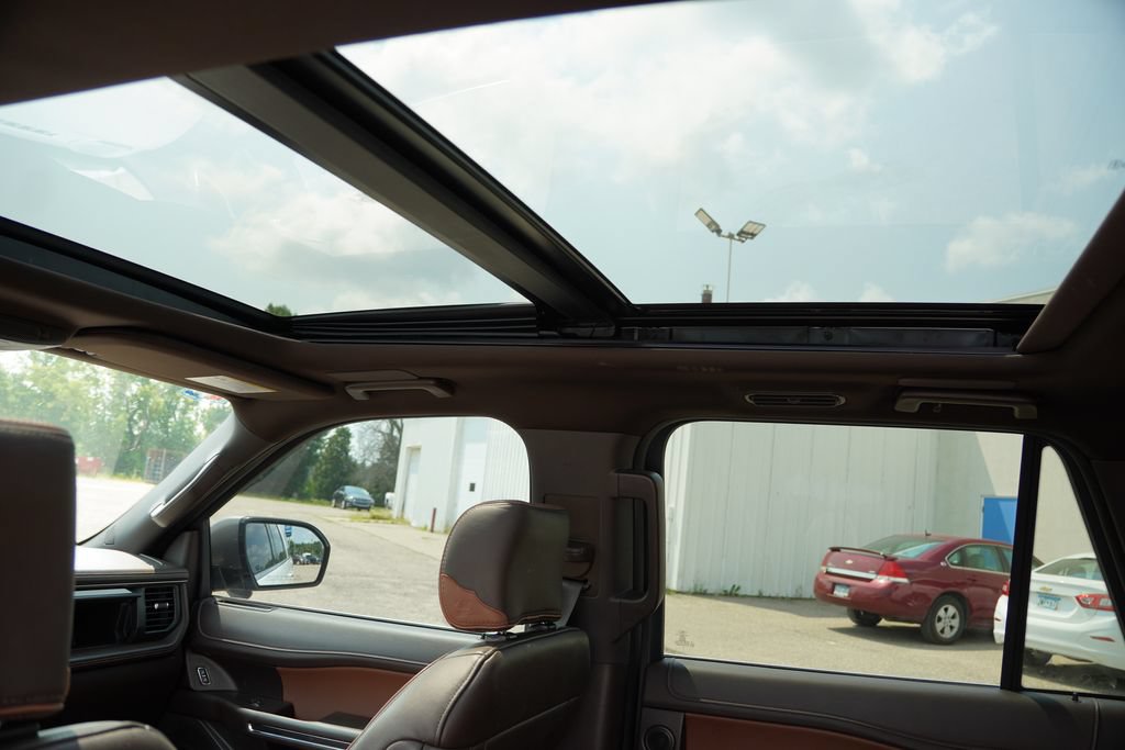 Certified 2023 Ford Expedition Max King Ranch AWD/4WD image 4