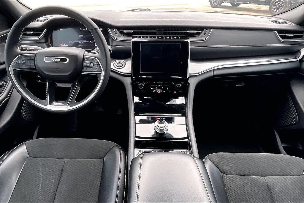 Used 2023 Jeep Grand Cherokee L Laredo AWD/4WD image 7
