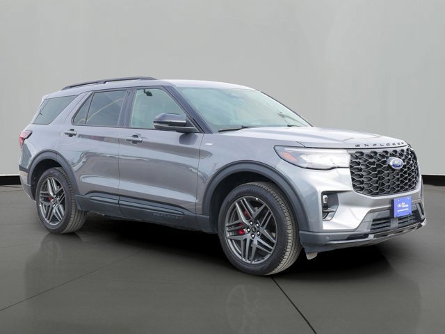 Certified 2025 Ford Explorer ST-Line w/ ST-Line Street Pack image 4