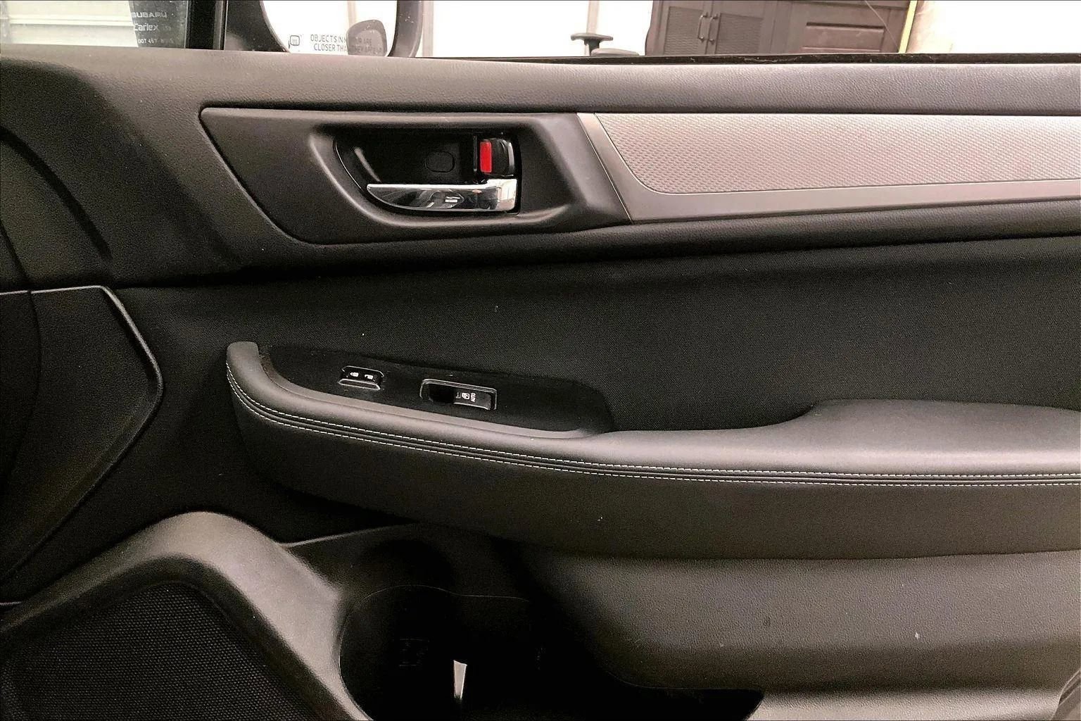 Used 2019 Subaru Outback 2.5i Premium image 23