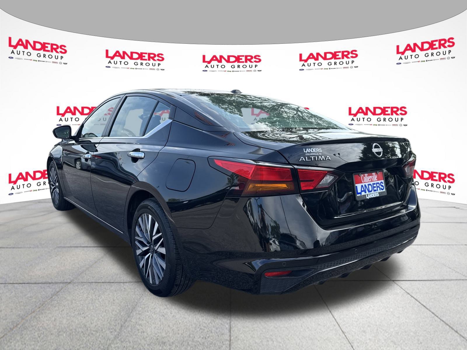 Used 2024 Nissan Altima 2.5 SV image 3