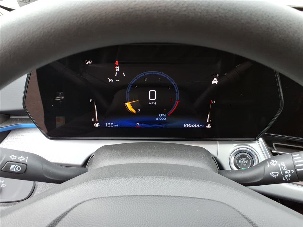 Used 2025 Chevrolet Trax LT image 10