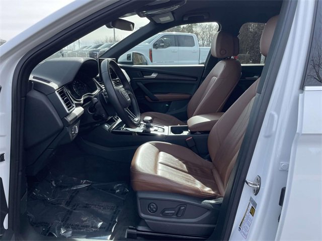 Used 2024 Audi Q5 2.0T Premium w/ Convenience Package image 10