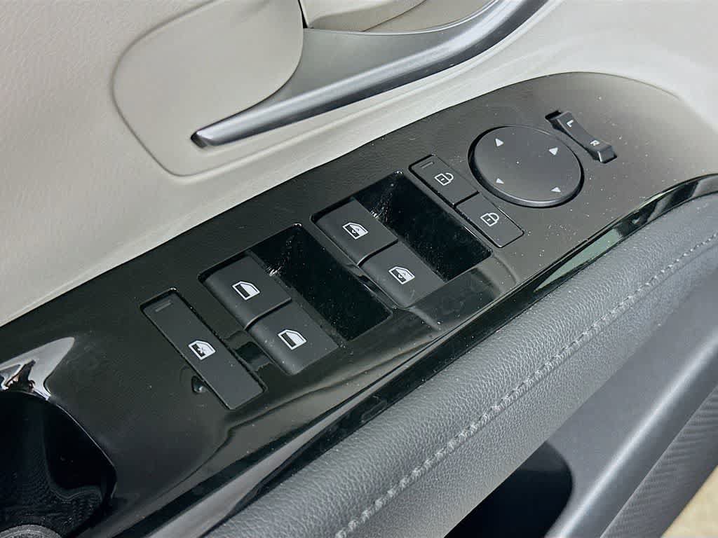 Used 2025 Hyundai Tucson Limited FWD image 30