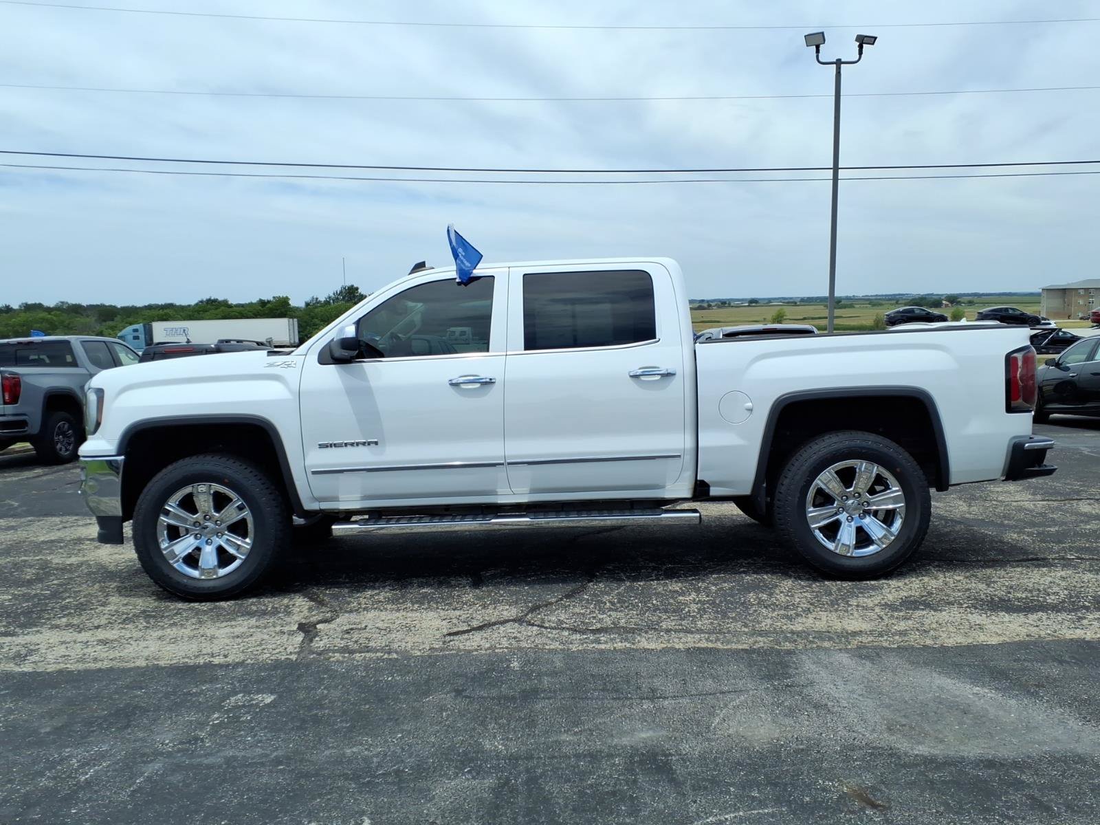Used 2018 GMC Sierra 1500 SLT AWD/4WD image 4