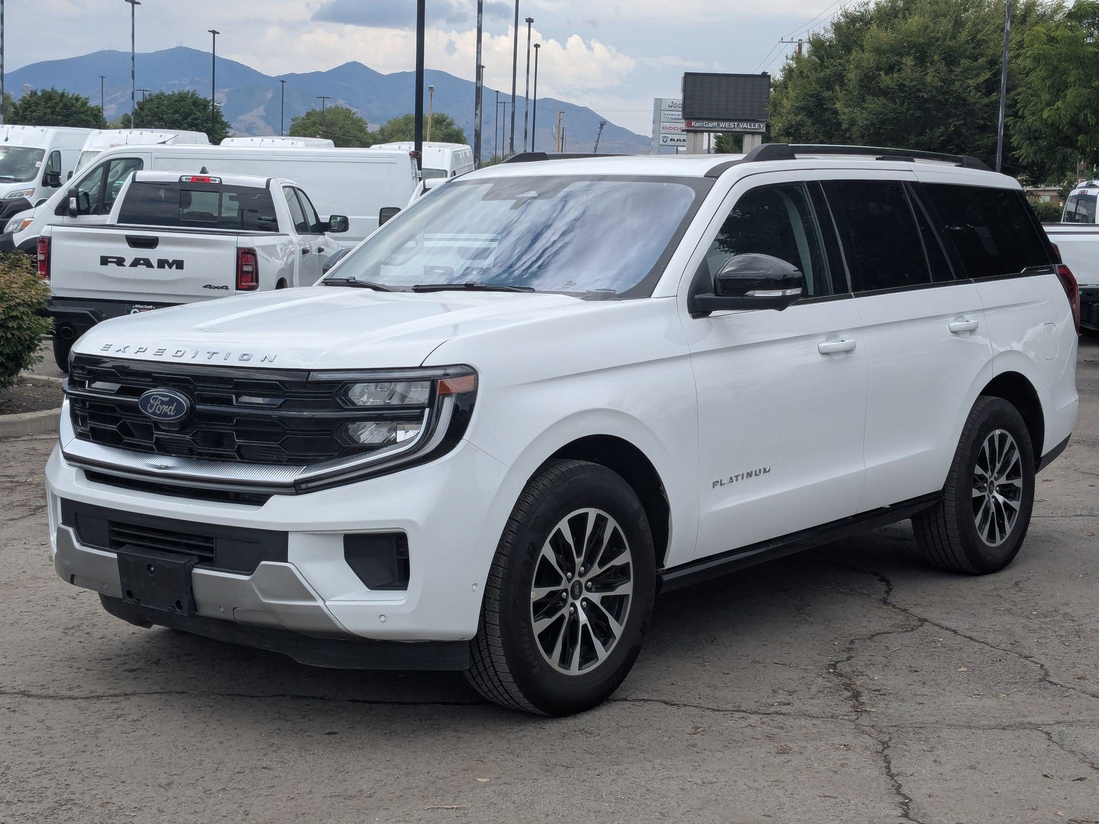 Certified 2025 Ford Expedition Platinum AWD/4WD image 10