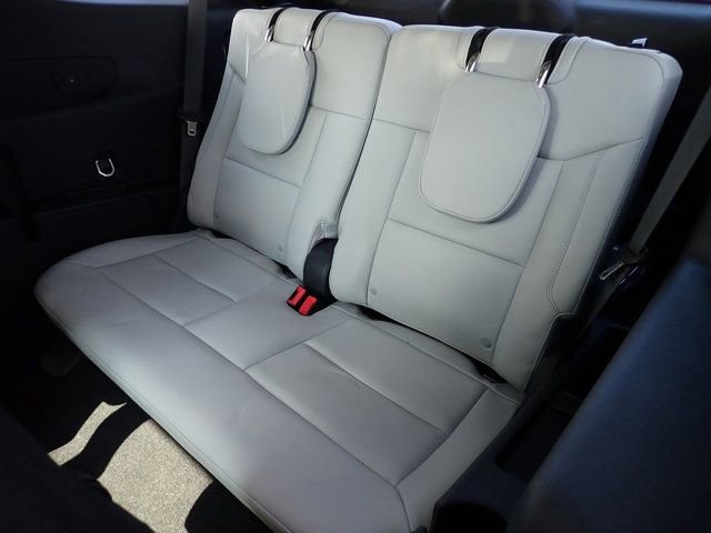 Certified 2025 Ford Explorer Platinum w/ LUX Leather Package AWD/4WD image 19