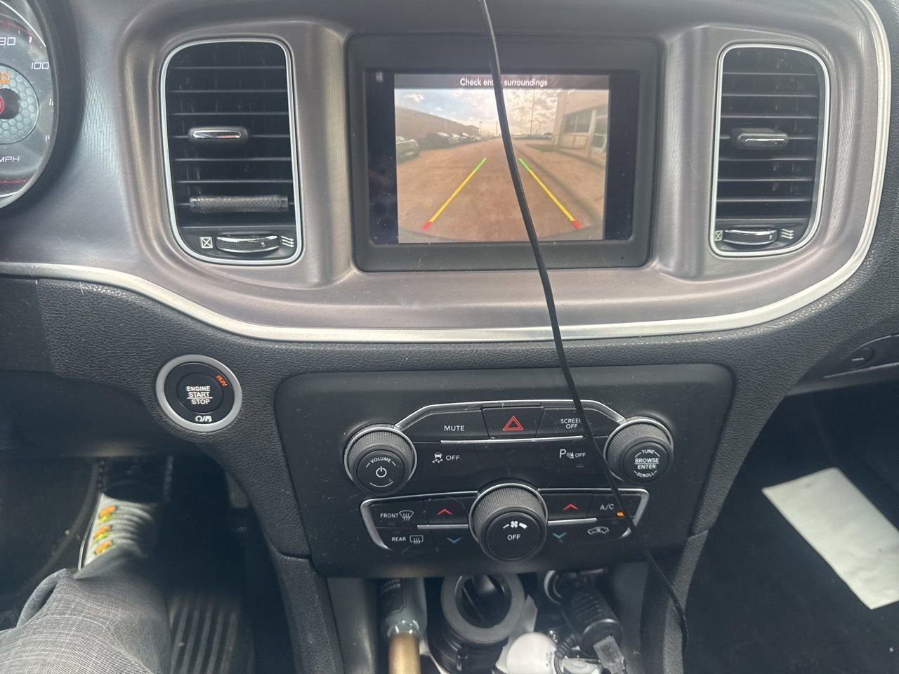 Used 2019 Dodge Charger SXT RWD image 12