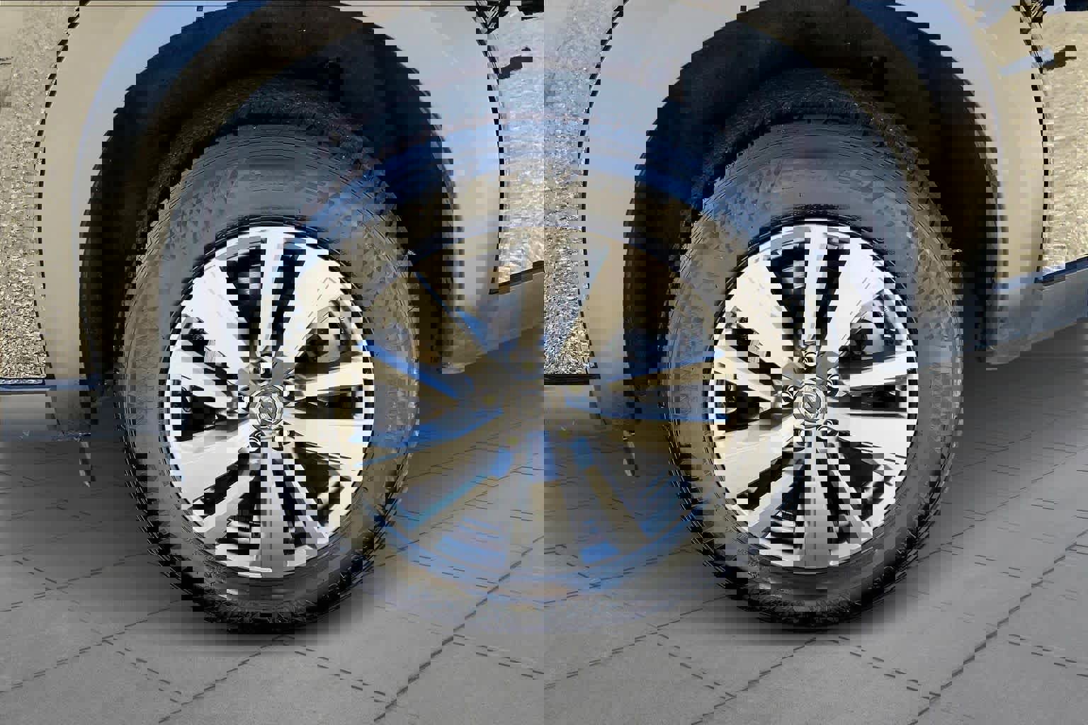 Used 2025 Nissan Pathfinder SV image 11