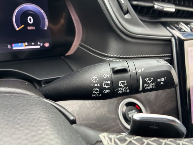 Used 2023 Jeep Grand Cherokee Limited AWD/4WD image 28
