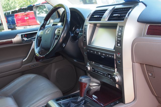 Used 2018 Lexus GX 460 Premium w/ Premium Package AWD/4WD image 10