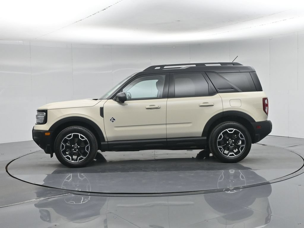 Certified 2025 Ford Bronco Sport Outer Banks w/ Outer Banks Tech Package+ AWD/4WD image 32
