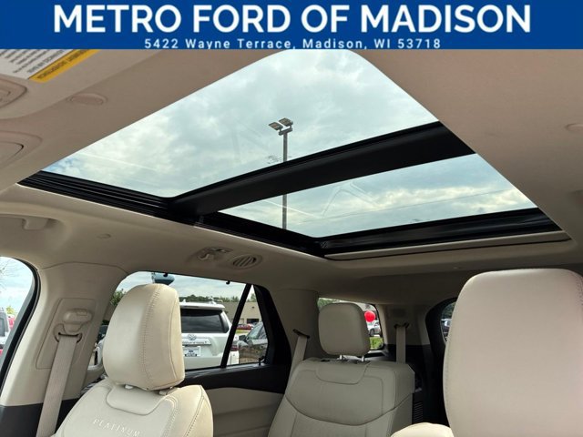 Certified 2023 Ford Explorer Platinum w/ Technology Package AWD/4WD image 37