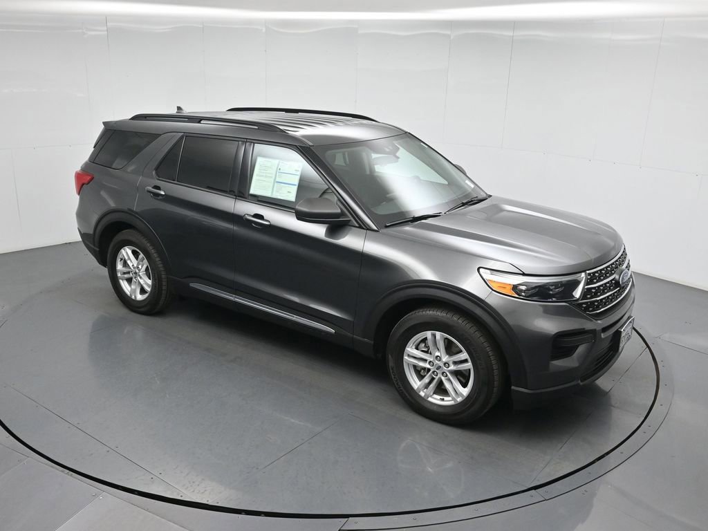 Certified 2020 Ford Explorer XLT image 4
