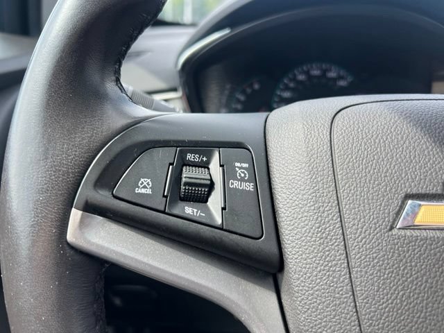 Used 2019 Chevrolet Trax LT w/ Sun & Sound Package FWD image 10