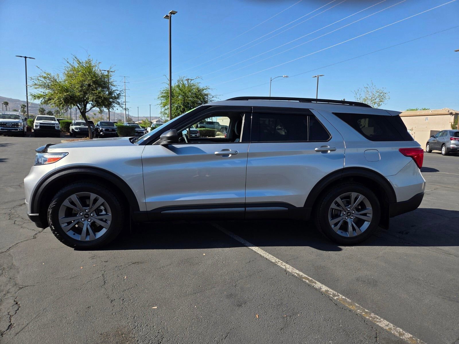 Certified 2021 Ford Explorer XLT w/ Equipment Group 202A image 2