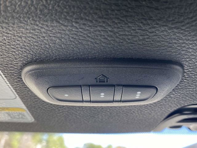 Used 2025 Jeep Wrangler Willys image 32