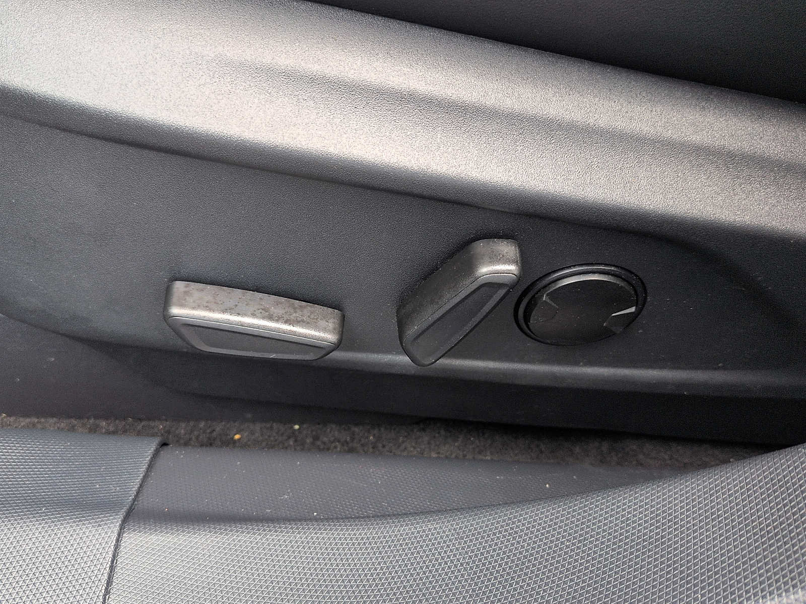 Certified 2025 Ford Mustang Mach-E Select RWD image 15