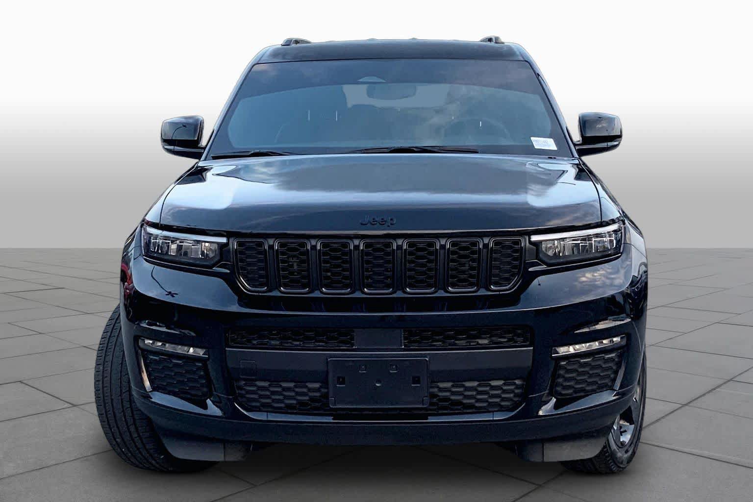 Used 2024 Jeep Grand Cherokee L Limited w/ Black Appearance Package RWD image 4