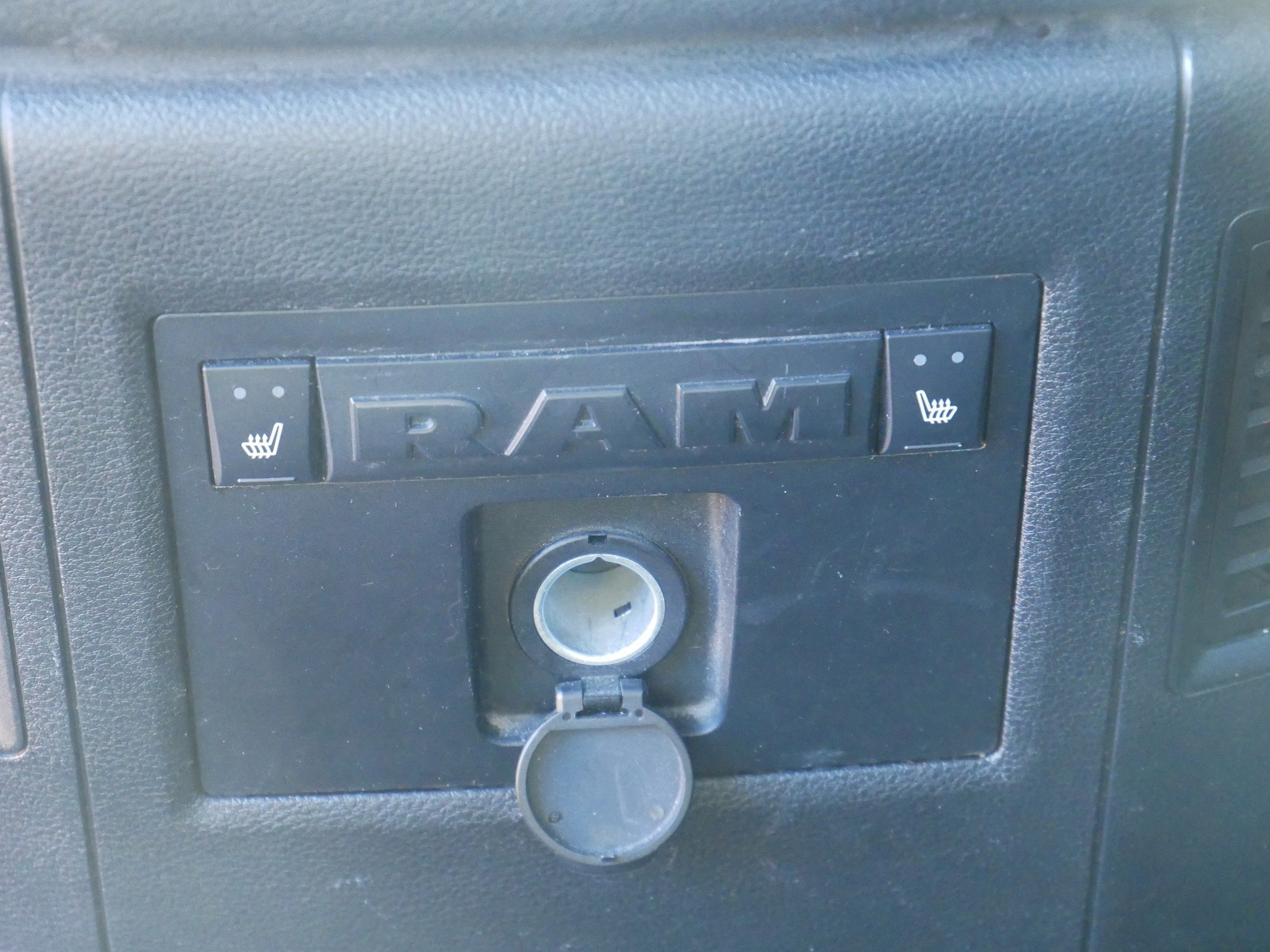 Used 2018 RAM 2500 Limited image 15