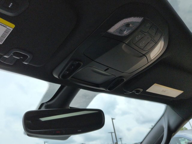 Used 2026 Chrysler Pacifica Limited FWD image 27