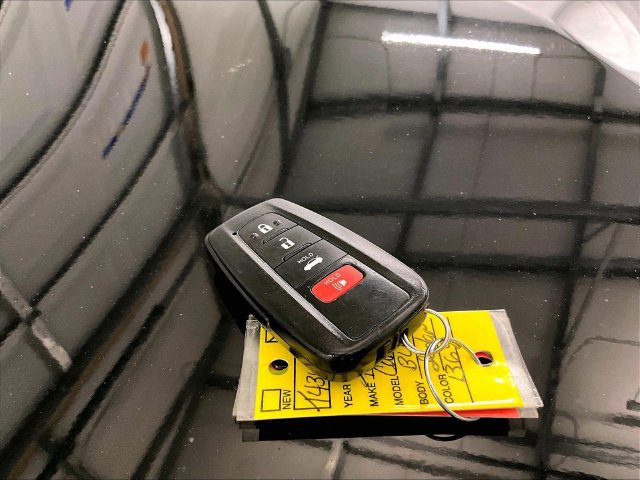 Used 2021 Toyota Camry XSE w/ Navigation Package FWD image 9