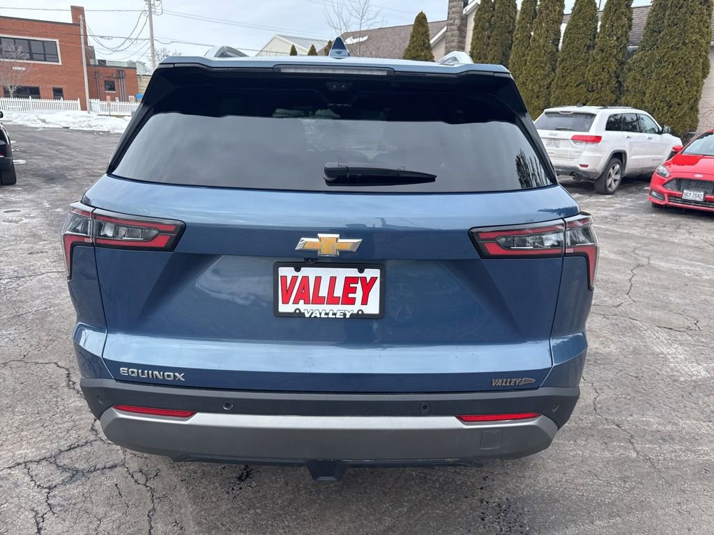 Used 2025 Chevrolet Equinox LT w/ Safety and Technology Package image 11