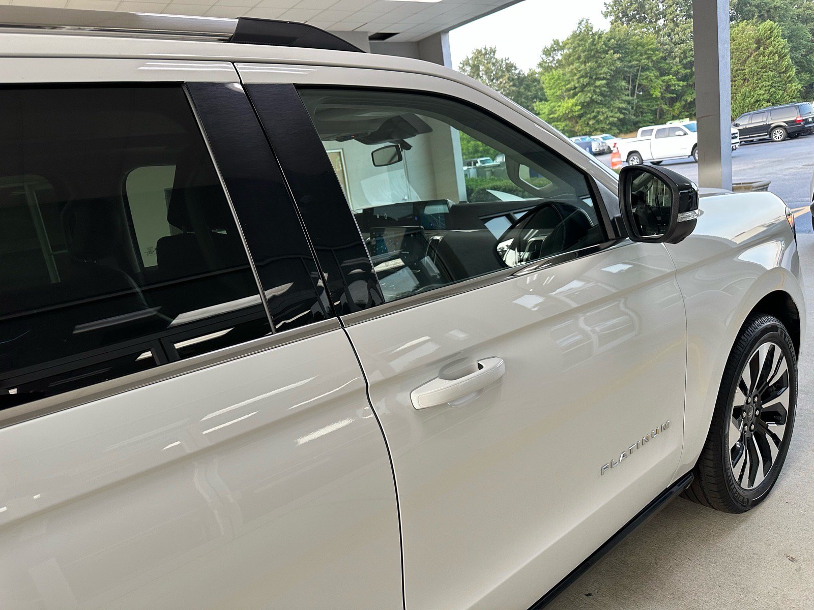 Certified 2025 Ford Expedition Max Platinum w/ Driver's Package AWD/4WD image 10