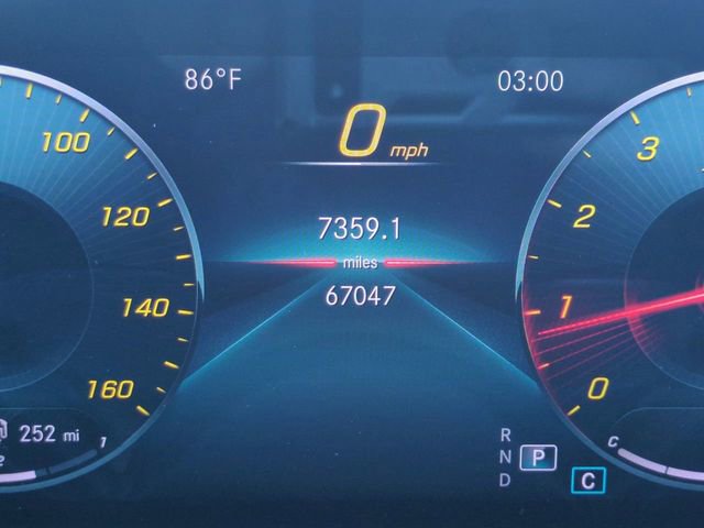 Used 2021 Mercedes-Benz GLB 250 4MATIC image 30