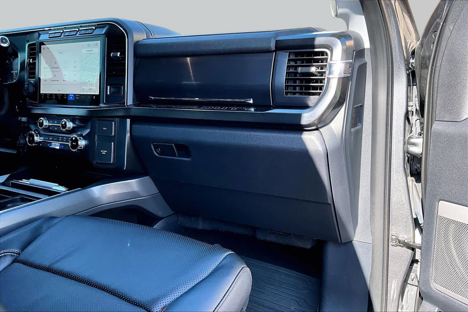Certified 2024 Ford F250 Lariat w/ Lariat Ultimate Package AWD/4WD image 19