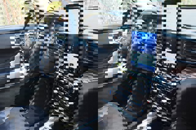 Certified 2023 Ford Explorer Limited w/ Hybrid Equipment Group 310A image 10