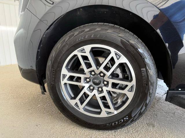 Certified 2025 Ford Expedition Active AWD/4WD image 31