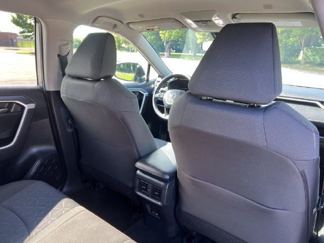 Used 2025 Toyota RAV4 XLE AWD/4WD image 34