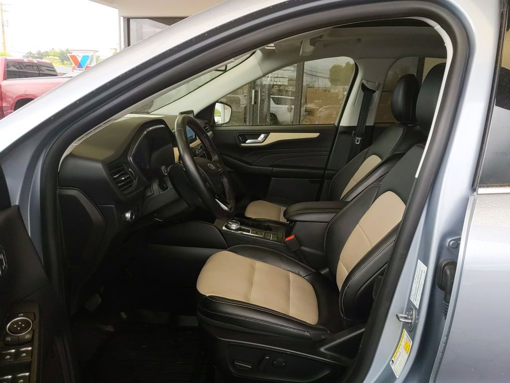 Certified 2022 Ford Escape Titanium w/ Titanium Elite Package AWD/4WD image 13