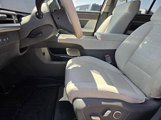 Used 2024 Hyundai Santa Fe Limited FWD image 18