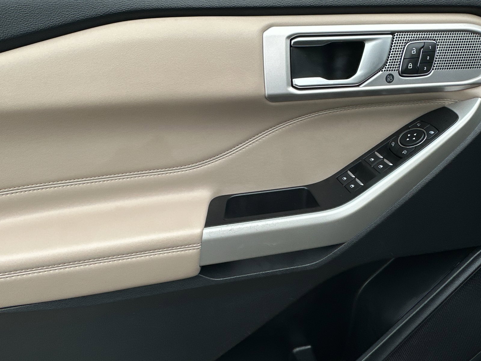 Certified 2021 Ford Explorer Limited w/ Equipment Group 301A image 12