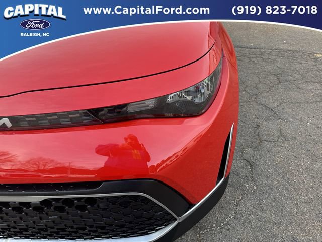 Used 2025 Kia Soul LX w/ LX Technology Package image 11