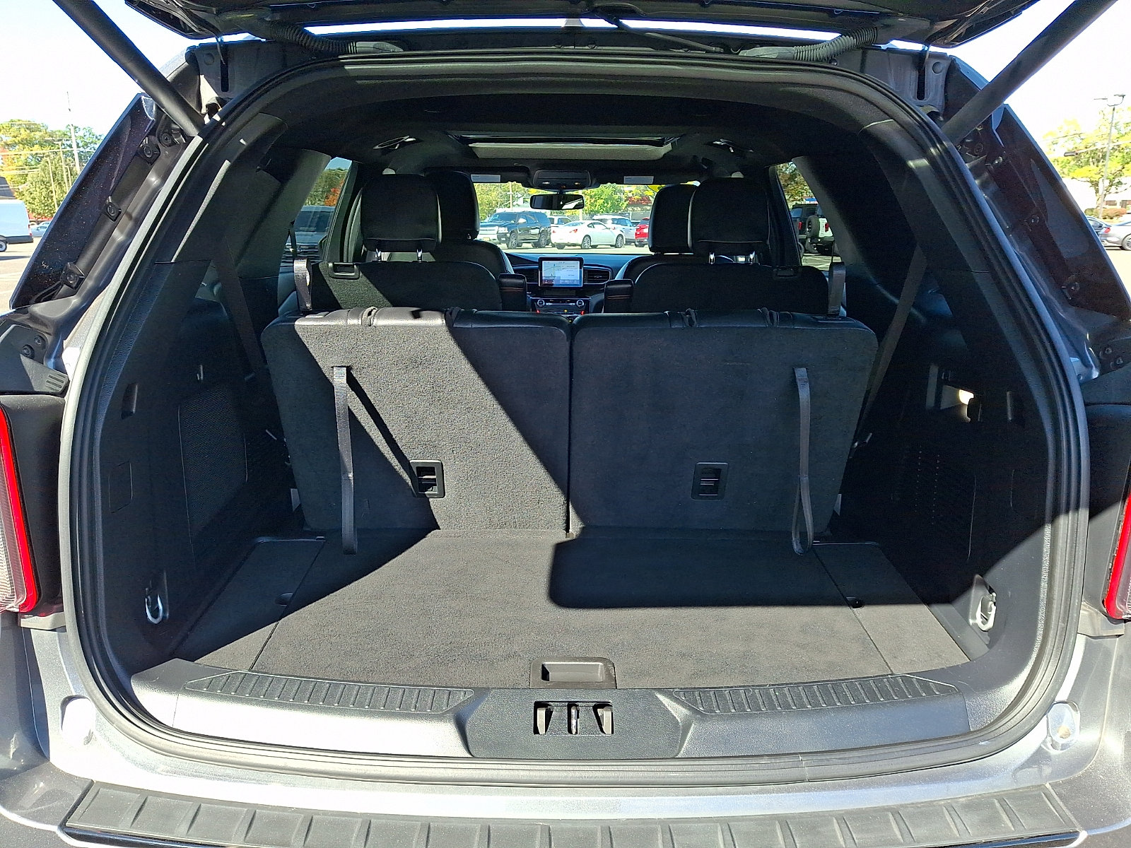 Certified 2023 Ford Explorer ST-Line w/ Class IV Trailer Tow Package AWD/4WD image 30
