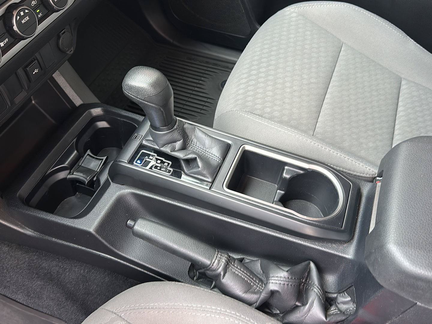Used 2022 Toyota Tacoma SR AWD/4WD image 13